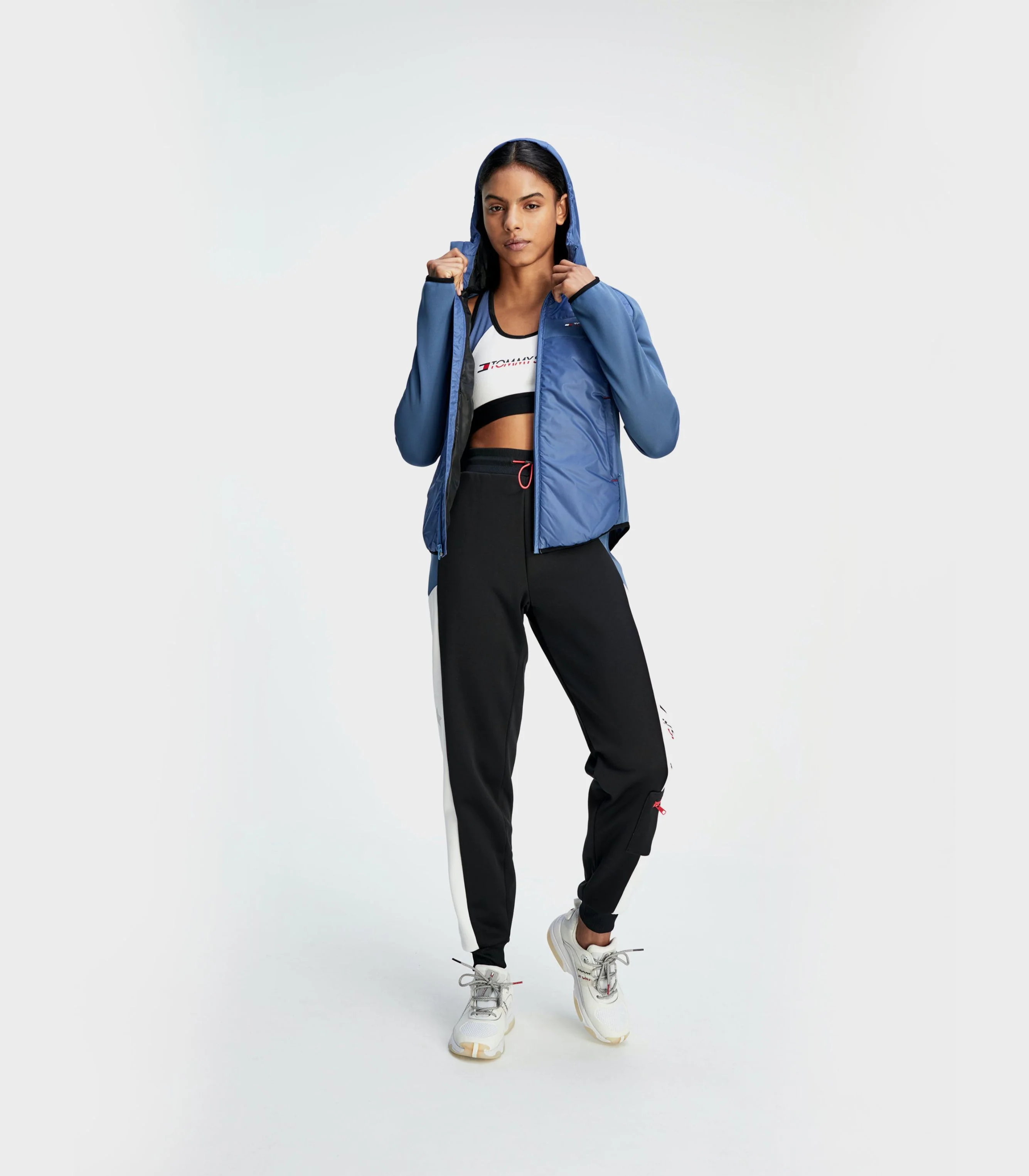 Tommy Hilfiger - Women's Medium Support Sports Bra - Image 2