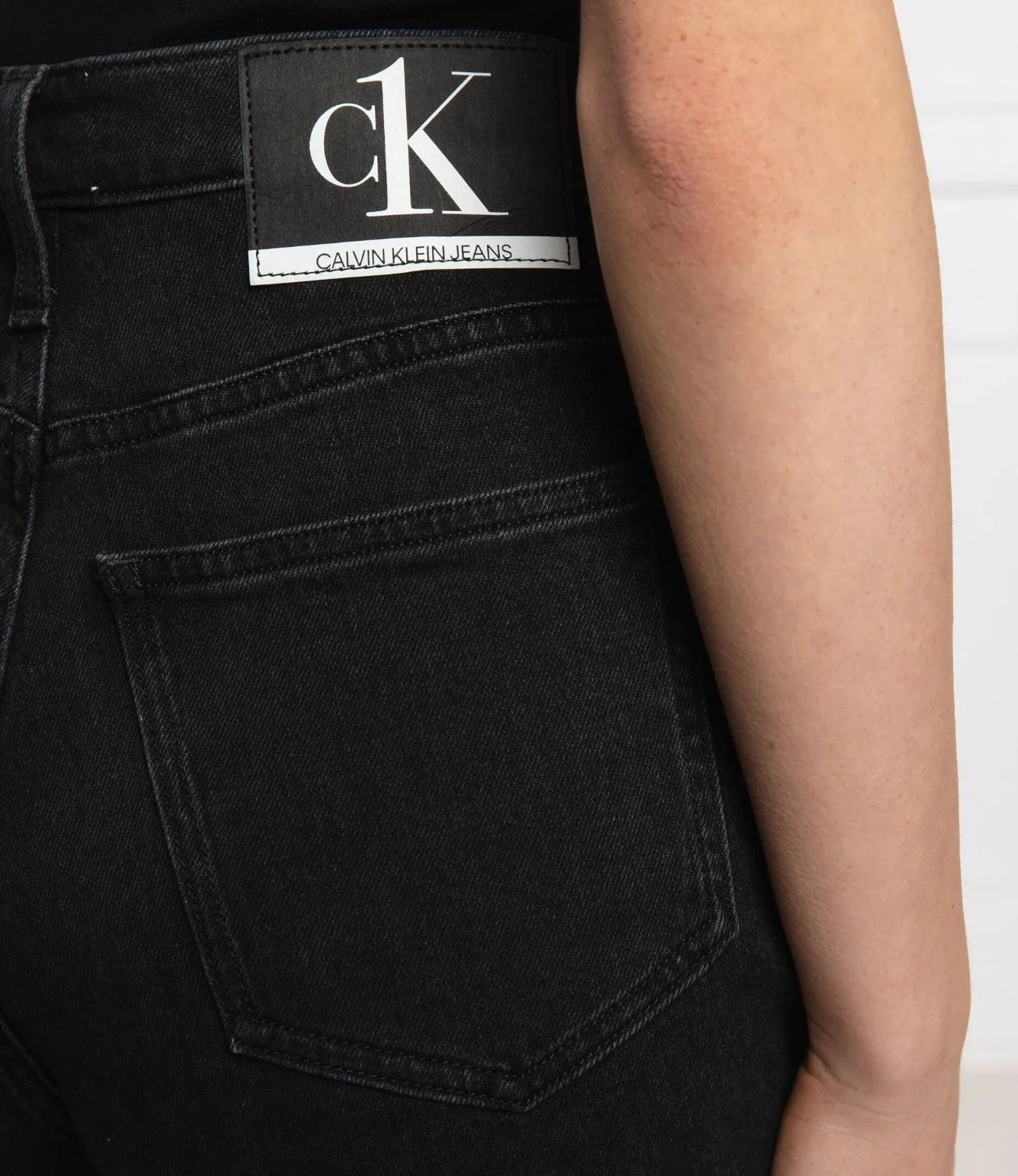 Calvin Klein Jeans - Mom Shorts - Image 5