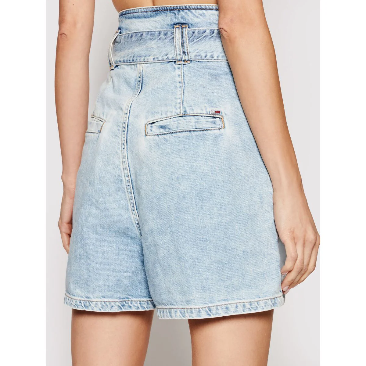 Tommy Hilfiger Jeans - New Paperbag Mom Denim Shorts - Image 4