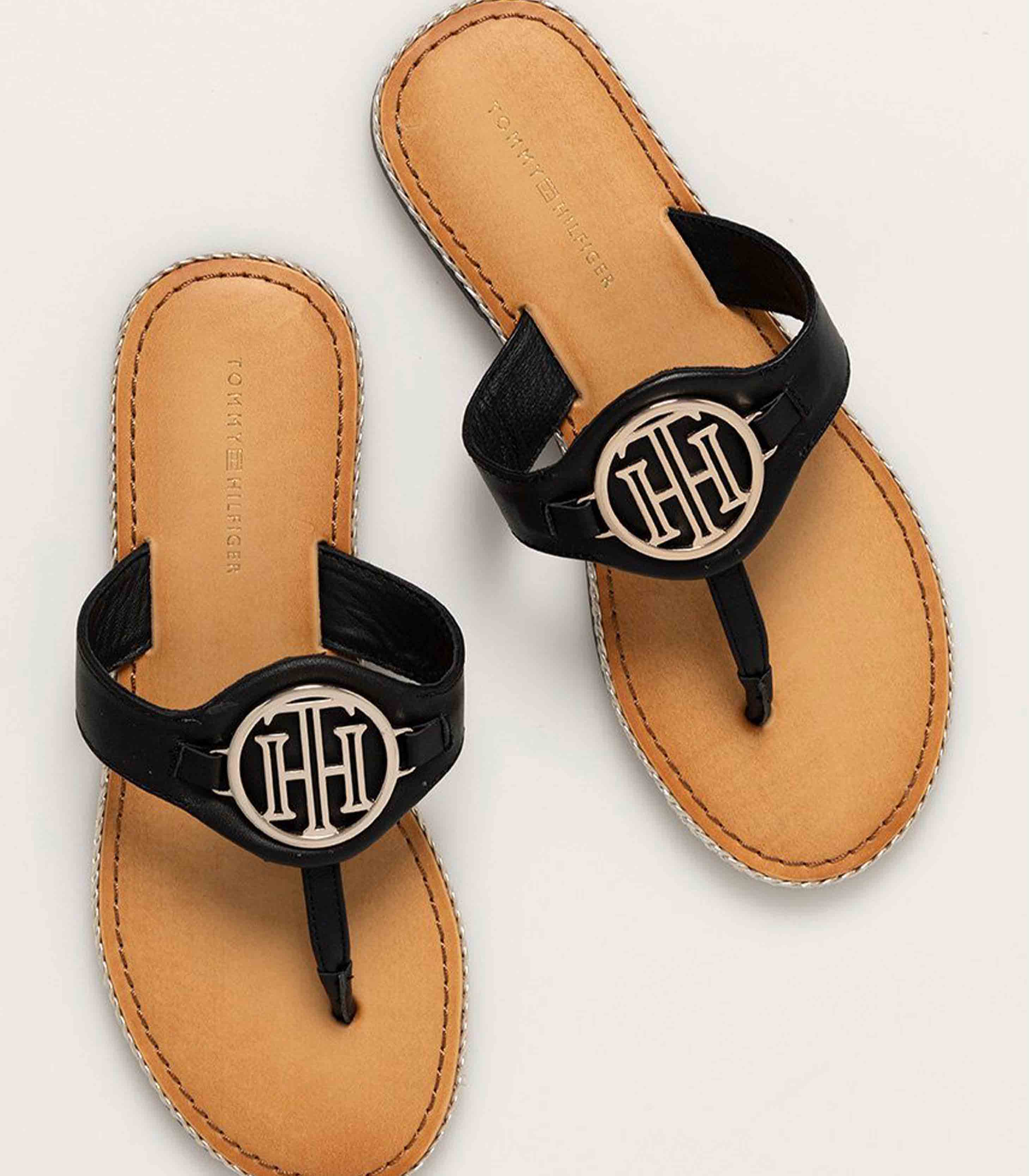 Tommy Hilfiger - Toe separator Essential Leather Flat Sandal - Image 4