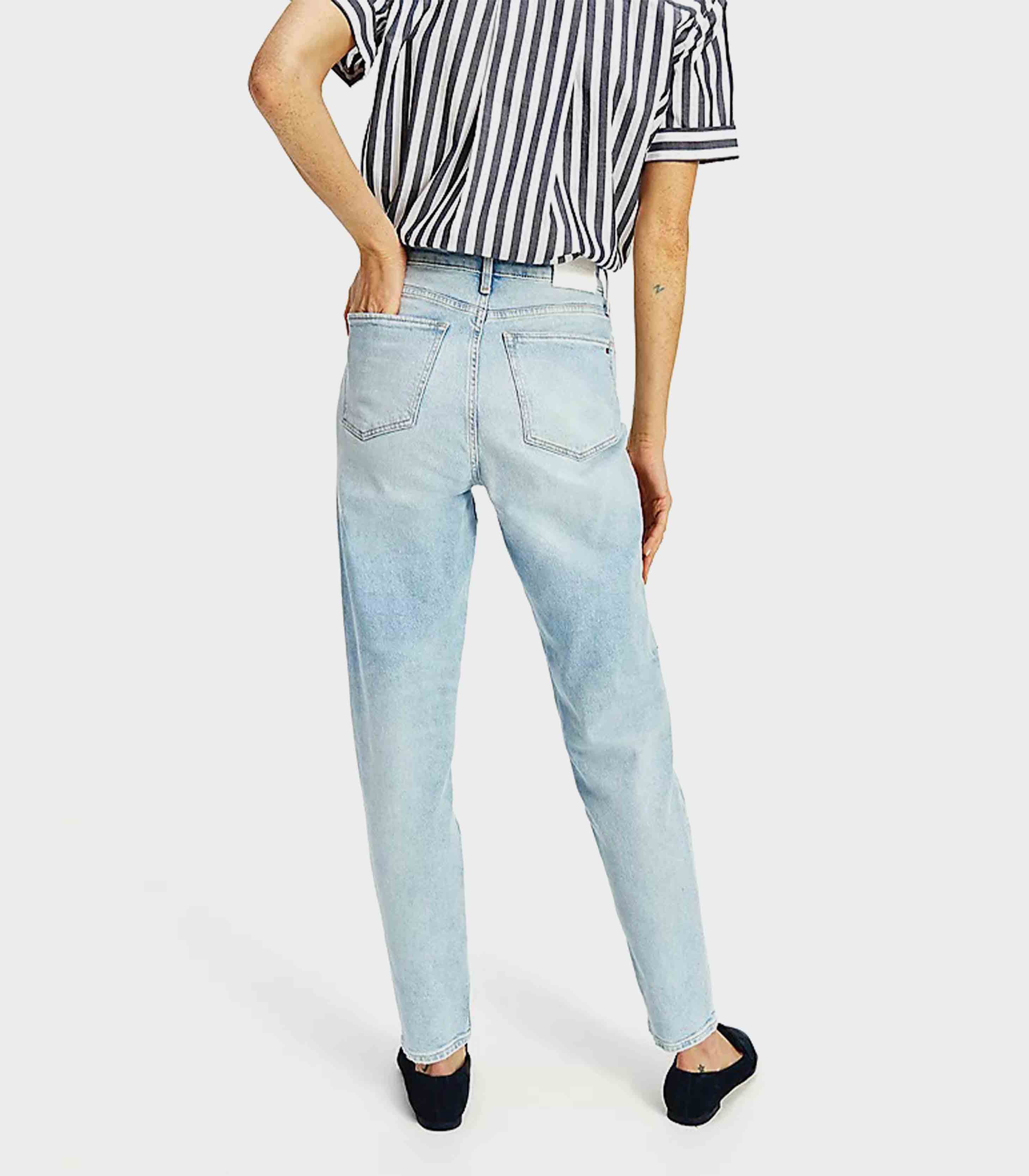 Tommy Hilfiger - Women's Gramercy Mom High Rise Tapered Jeans - Image 6