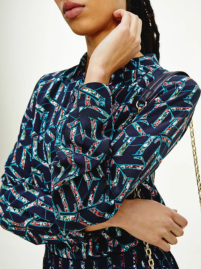 Tommy Hilfiger - Viscose Monogram Floral Print Blouse
Relaxed Fit - Image 6