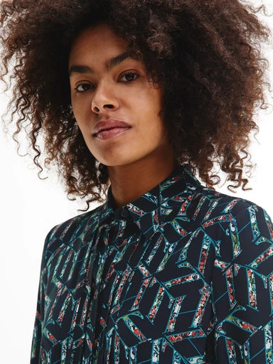 Tommy Hilfiger - Viscose Monogram Floral Print Blouse
Relaxed Fit - Image 7