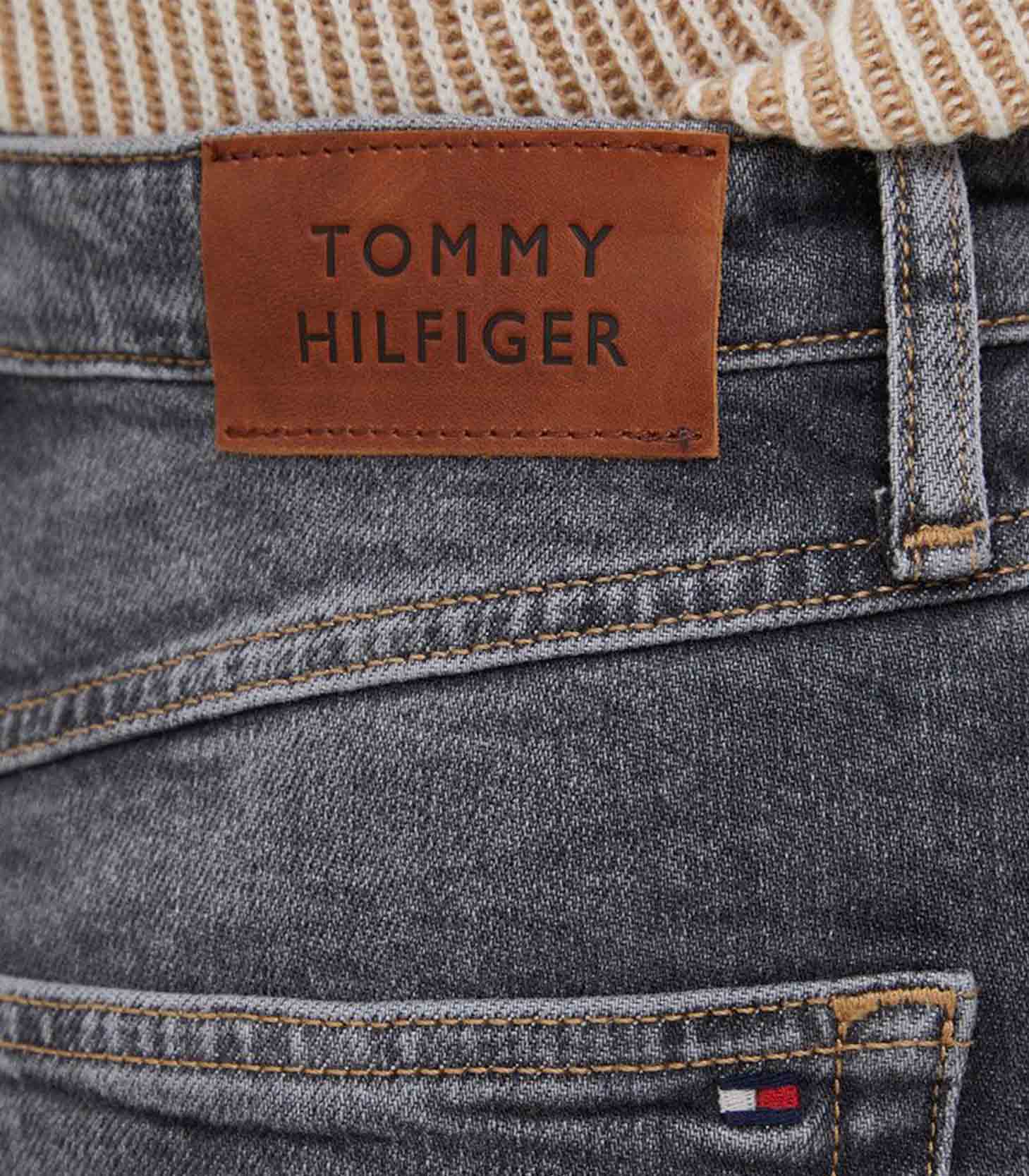 Tommy Hilfiger - Women's Classics High Rise Straight Distressed Jeans - Image 4