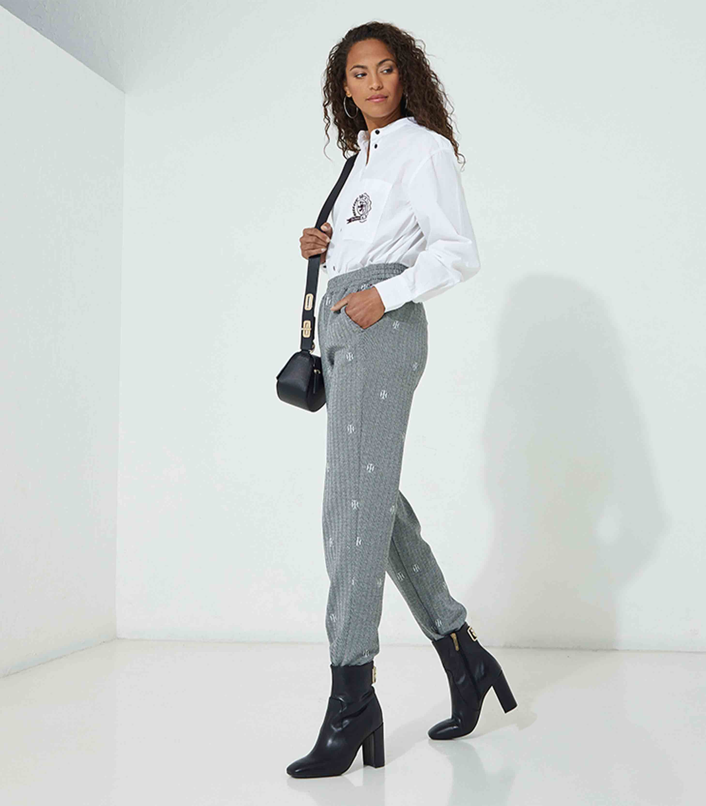 Tommy Hilfiger - Monogram Jacquard Relaxed Tapered Trousers - Image 3