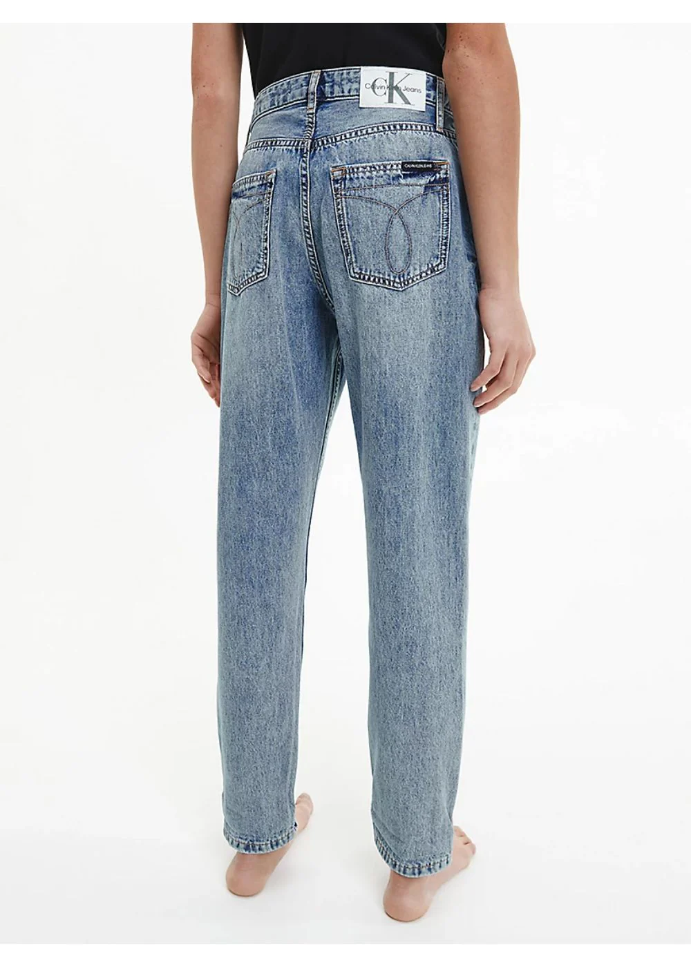Calvin Klein  - Girls -  High Rise Relaxed Jeans - Image 4