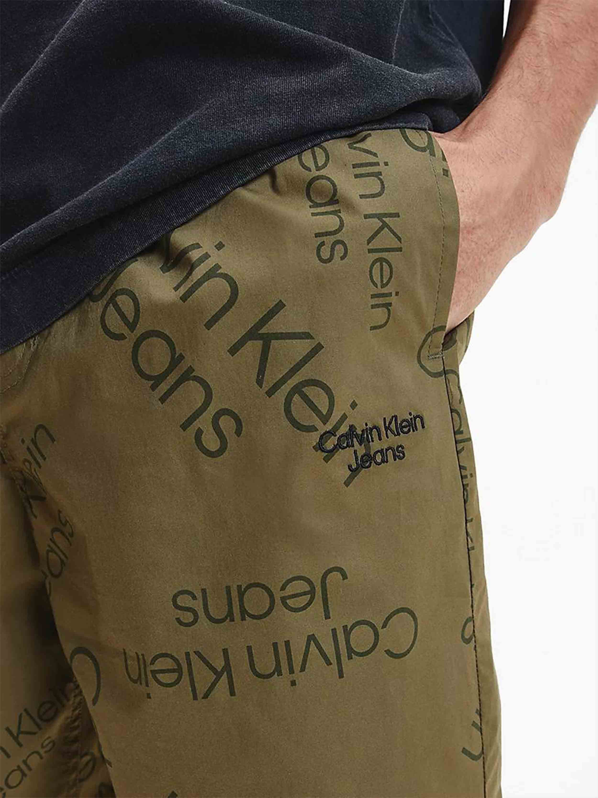 Calvin Klein Jeans - Men's All Over Logo Shorts Regular Fit - Image 10
