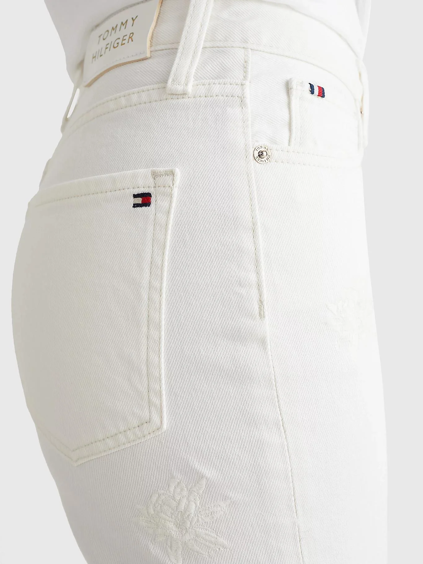 Tommy Hilfiger - Gramercy High Rise Tapered Embroidery Jeans - Image 5
