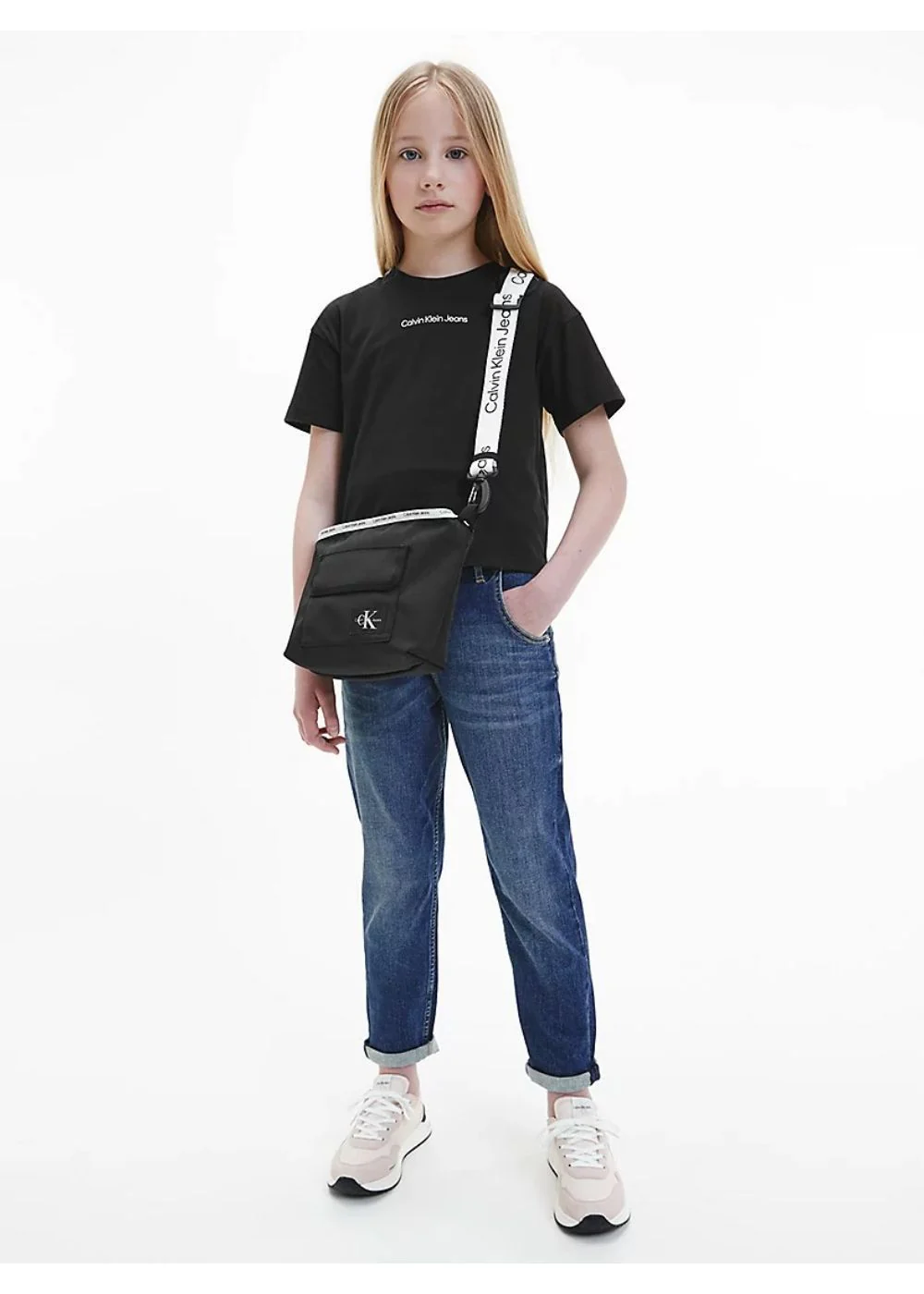 Calvin Klein  - Girls -  Relaxed Barrel Leg Jeans - Image 3
