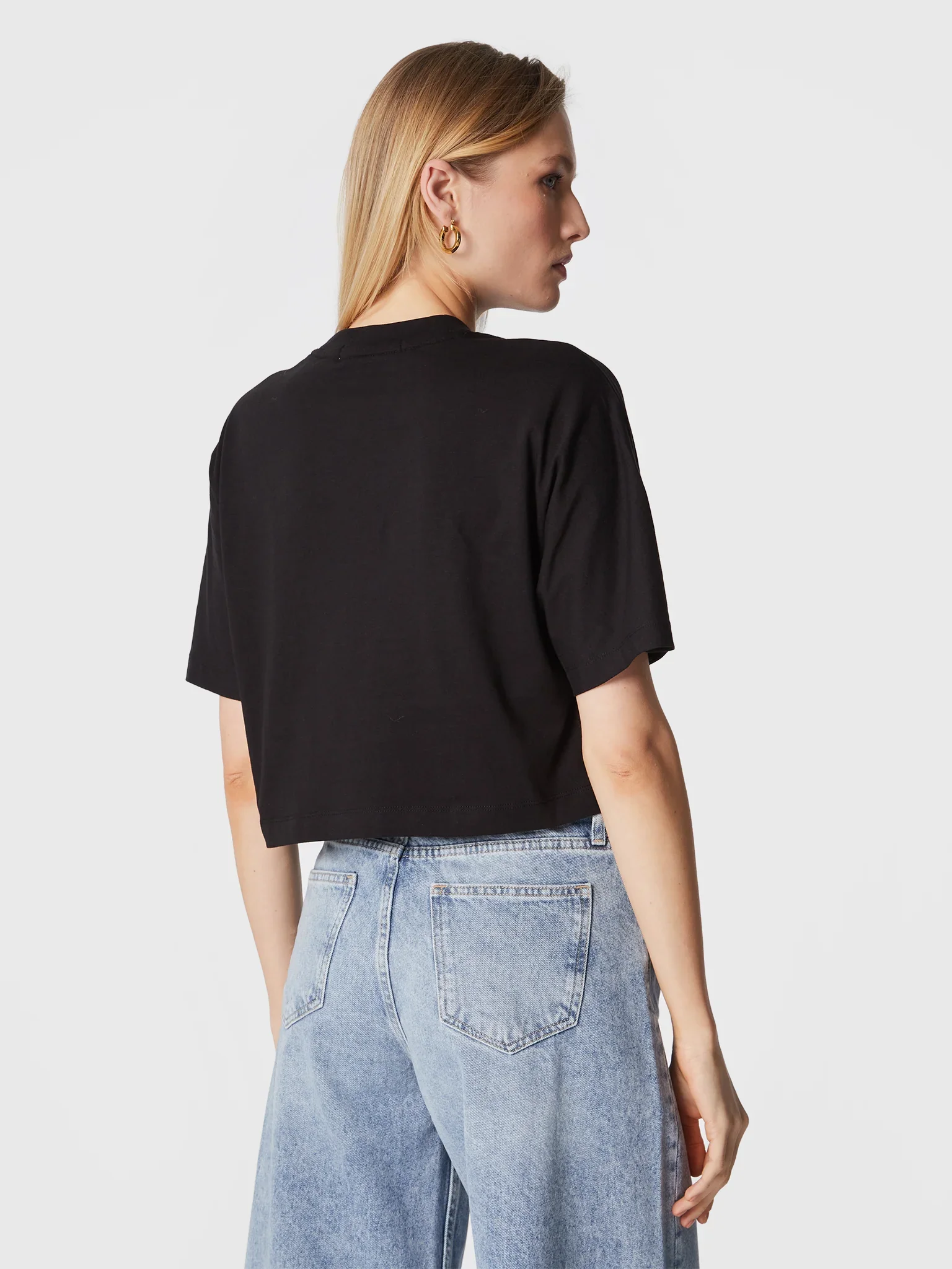 Calvin Klein Jeans - shiny institutional oversized crop tshirt - women - Image 2