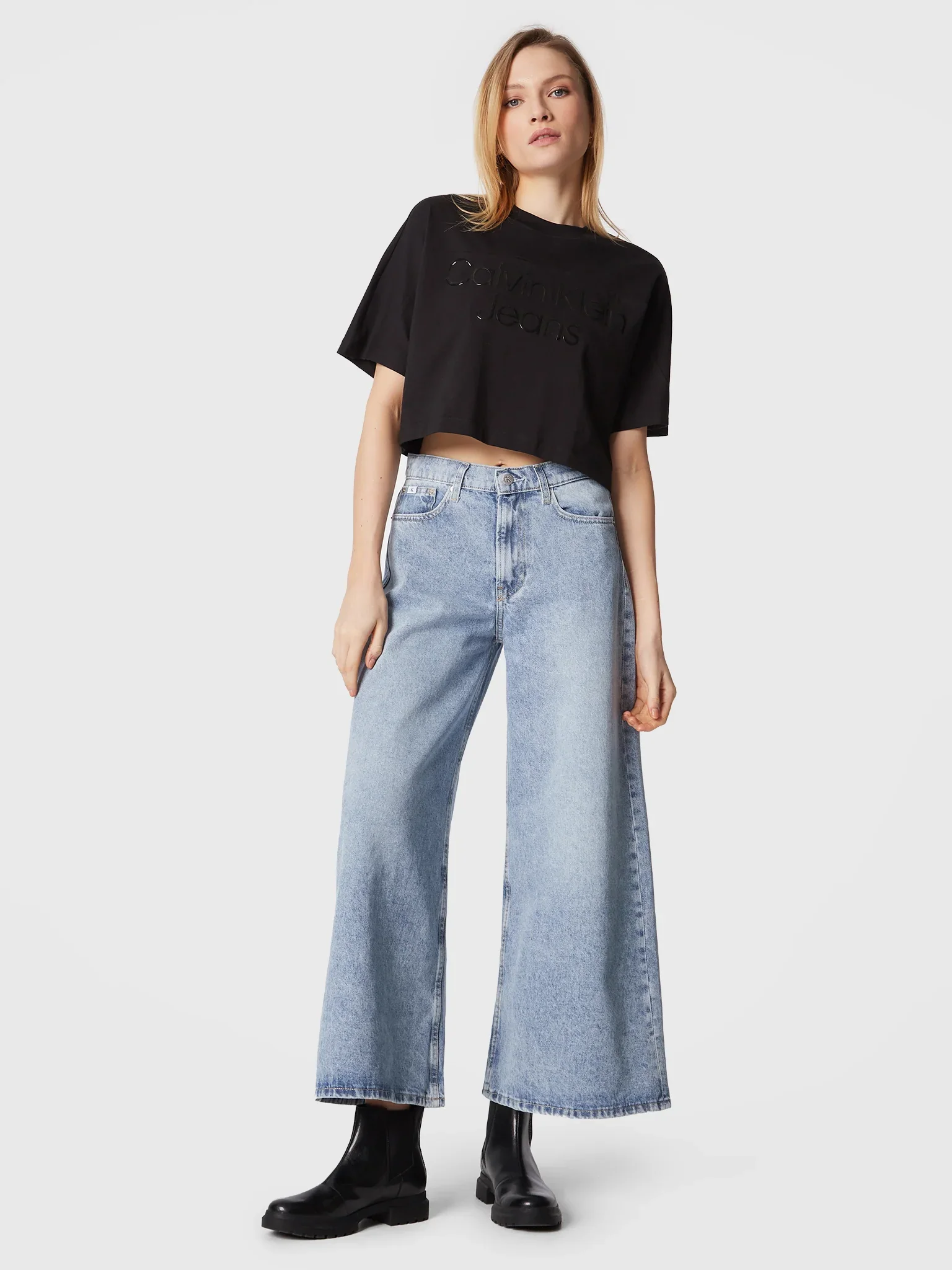 Calvin Klein Jeans - shiny institutional oversized crop tshirt - women - Image 3