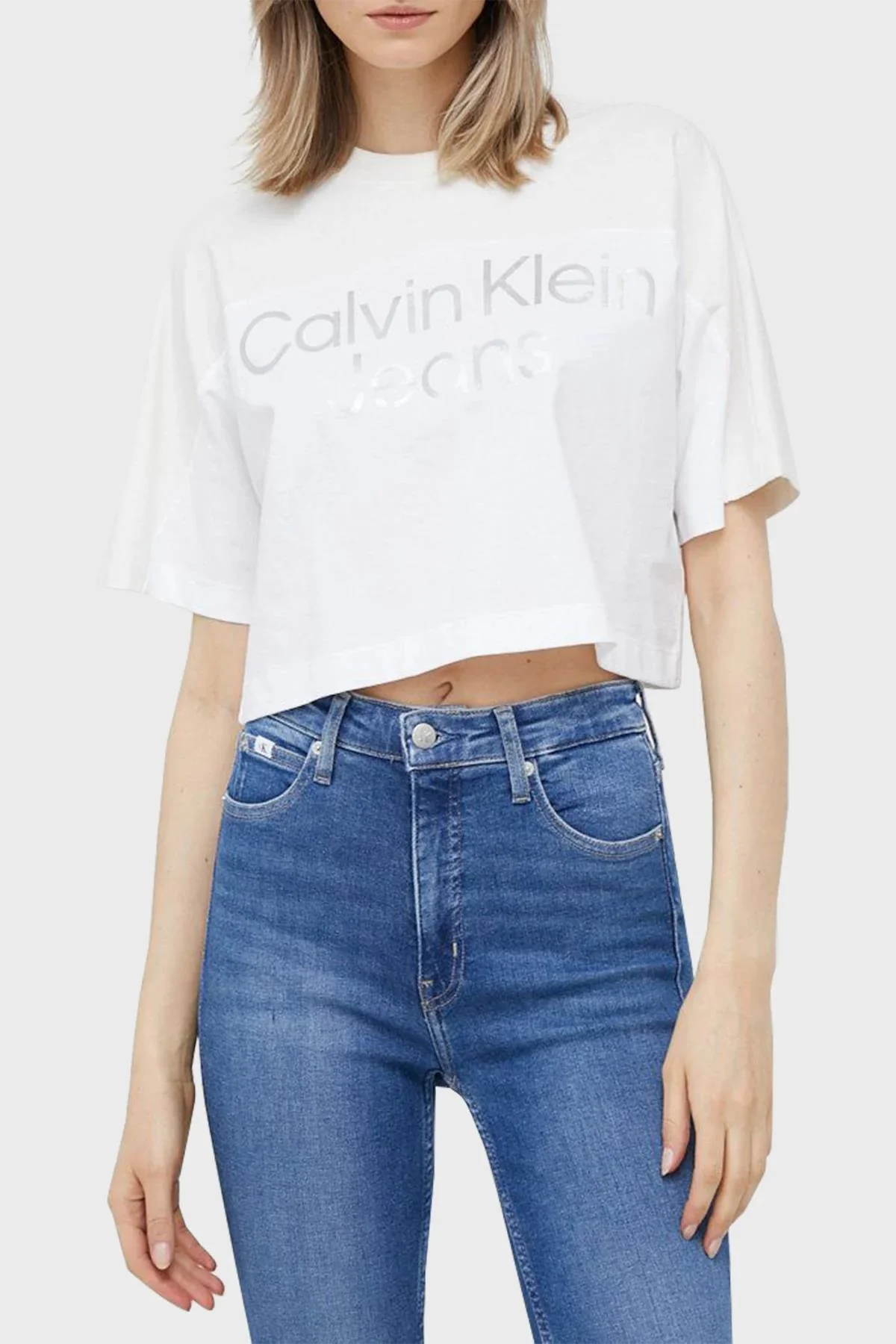 Calvin Klein Jeans - shiny institutional oversized crop tshirt - women - Image 4