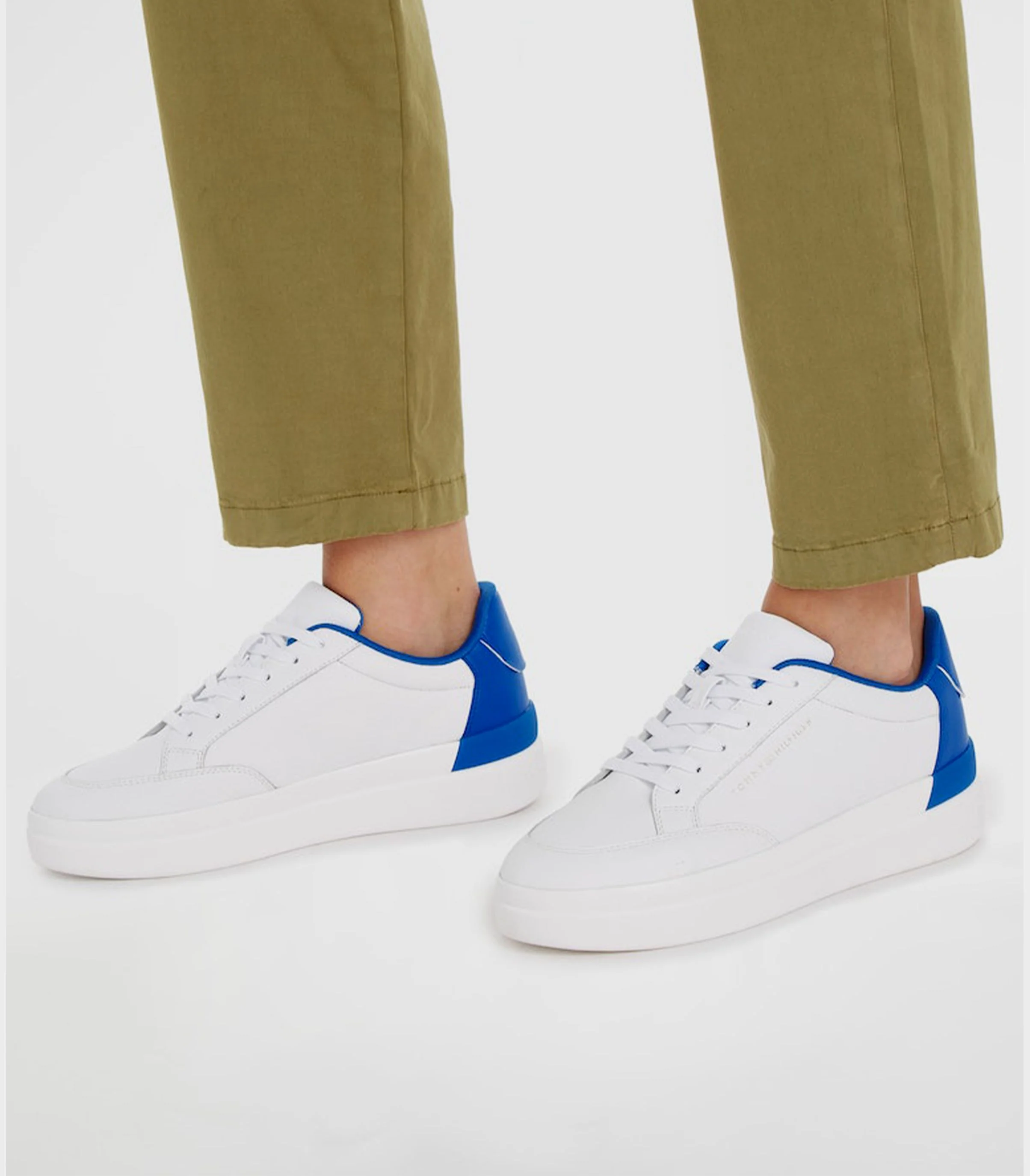 Tommy Hilfiger - Feminine Sneaker With Color Pop - Image 9