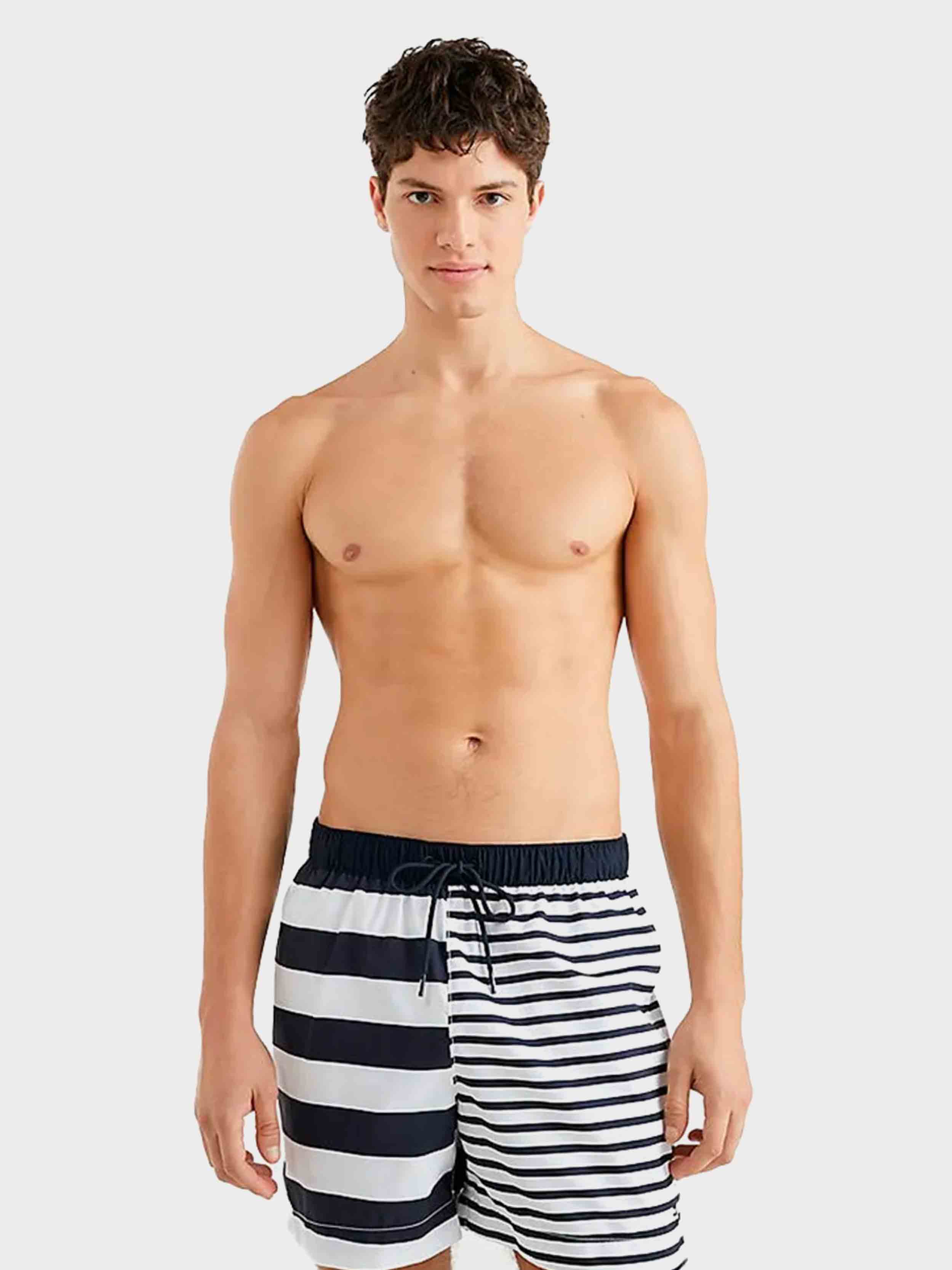 Tommy Hilfiger - Men's Medium Drawstring Printed Swim Shorts - Image 5