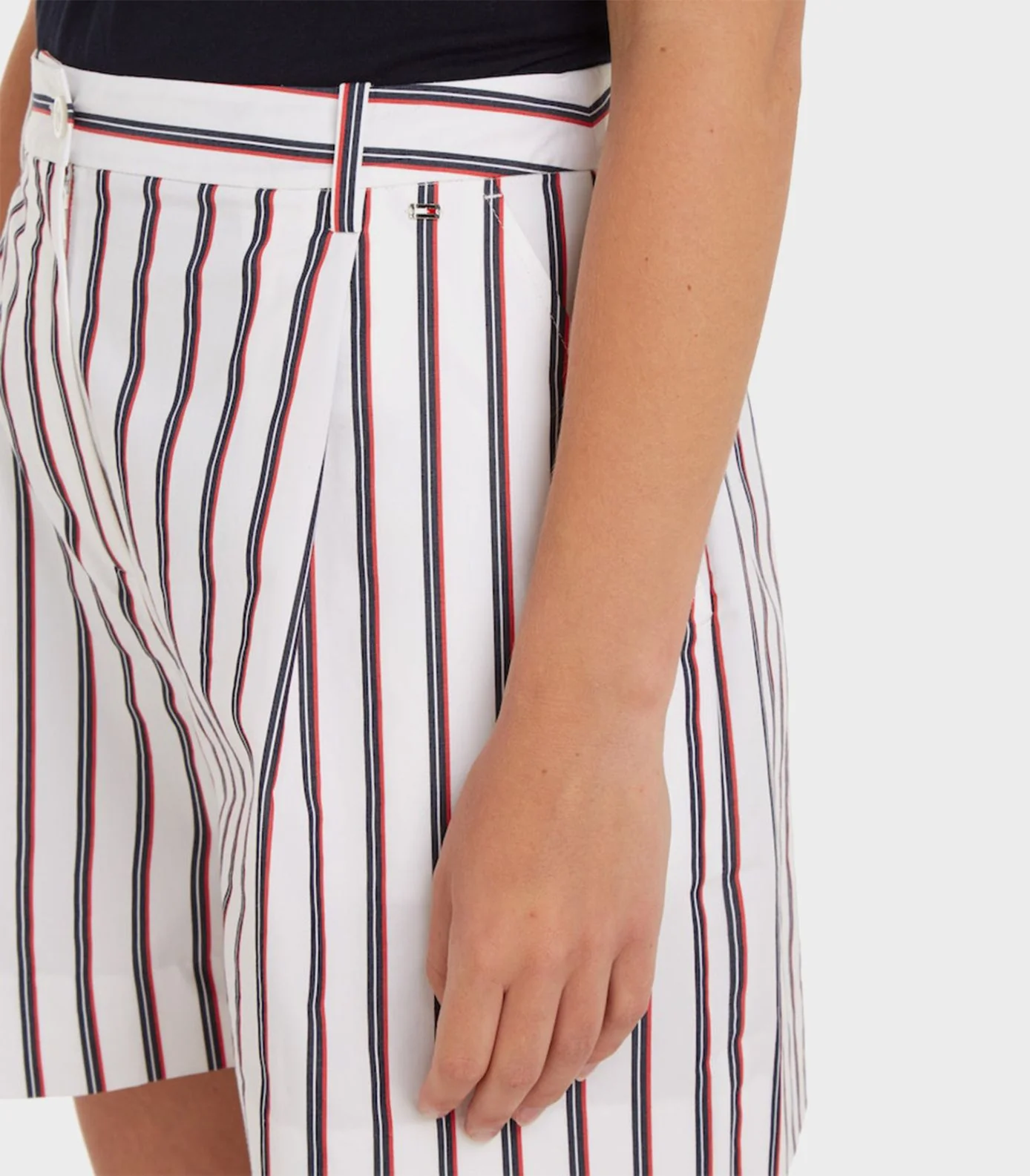 Tommy Hilfiger - Women's  Stripe Shorts Straight Fit - Image 5