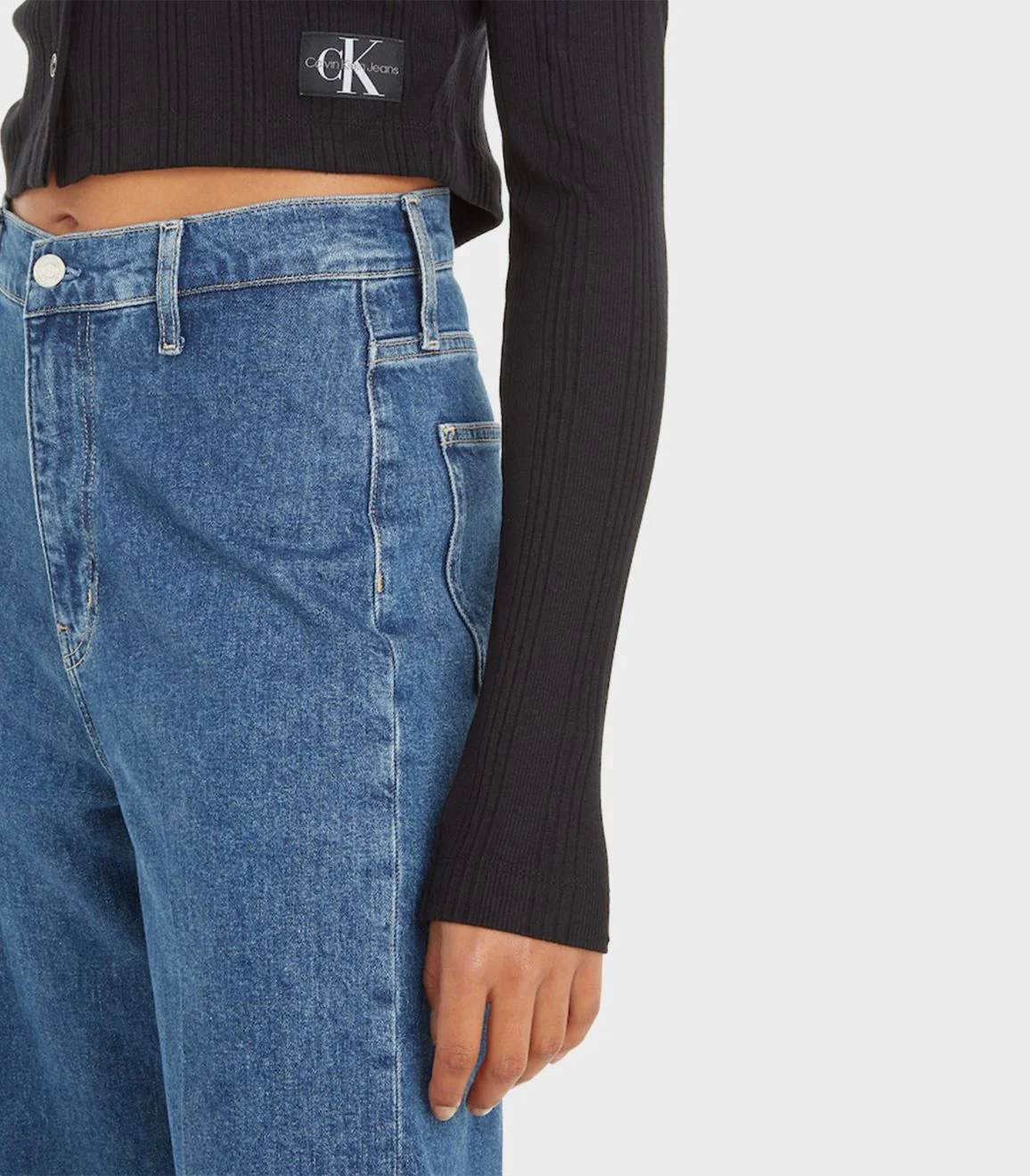 Calvin Klein Jeans - Badge Elongated Rib Crop Shirt - Image 24