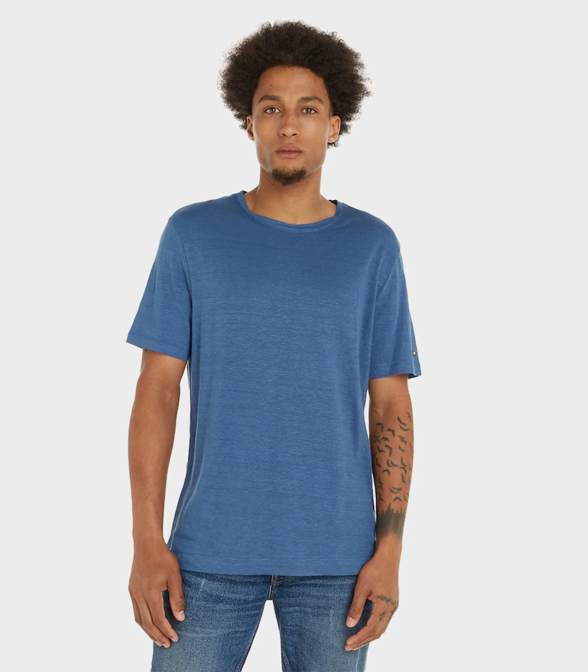 Tommy Hilfiger - Men's Premium Linen Regular Fit  T-Shirt - Image 2