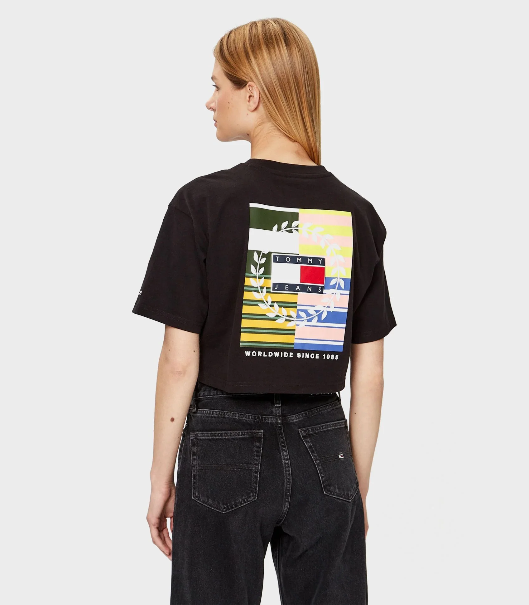 Tommy Hilfiger Jeans - Women's Essential Ultra Cropped Fit T - Shirt - Image 2