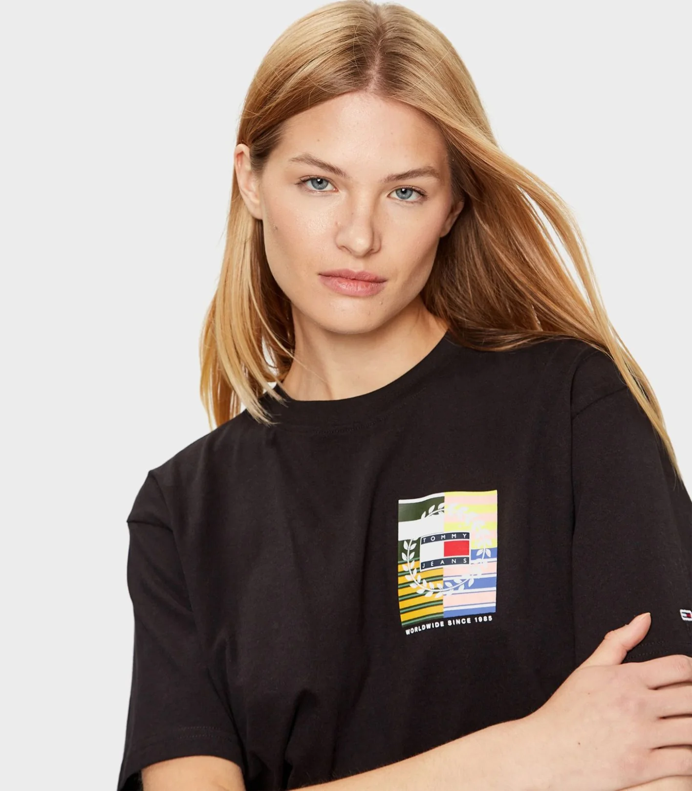 Tommy Hilfiger Jeans - Women's Essential Ultra Cropped Fit T - Shirt - Image 3