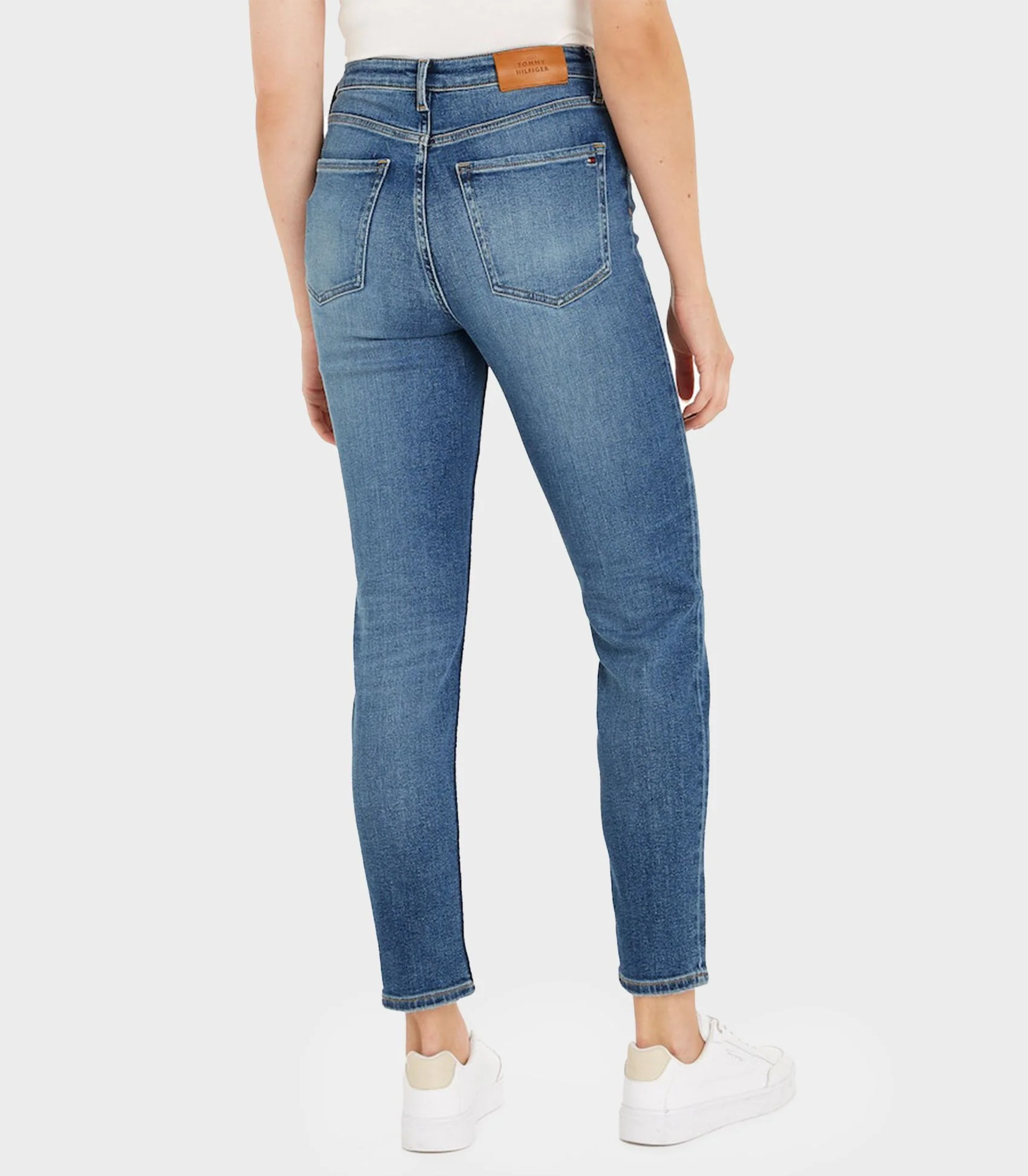 Tommy Hilfiger - Gramercy High Rise Tapered Faded Jeans - Image 3