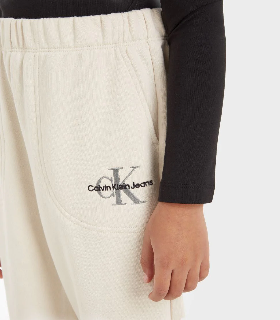 Calvin Klein  - Girls -  Monogram Off Placed Sweatpants Regular Fit - Image 4