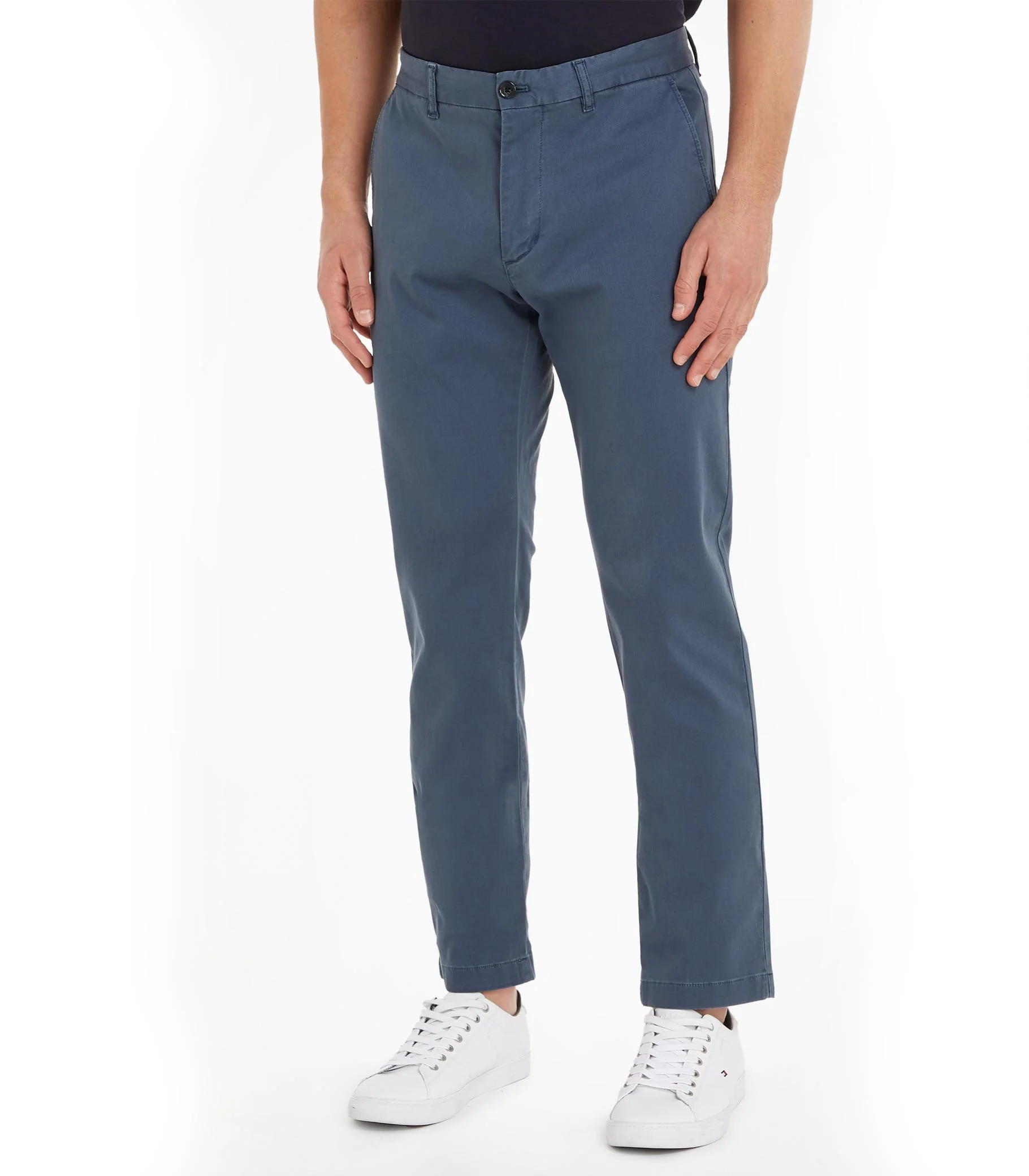 Tommy Hilfiger - Men's Relaxed Fit Poplin Chinos - Image 2