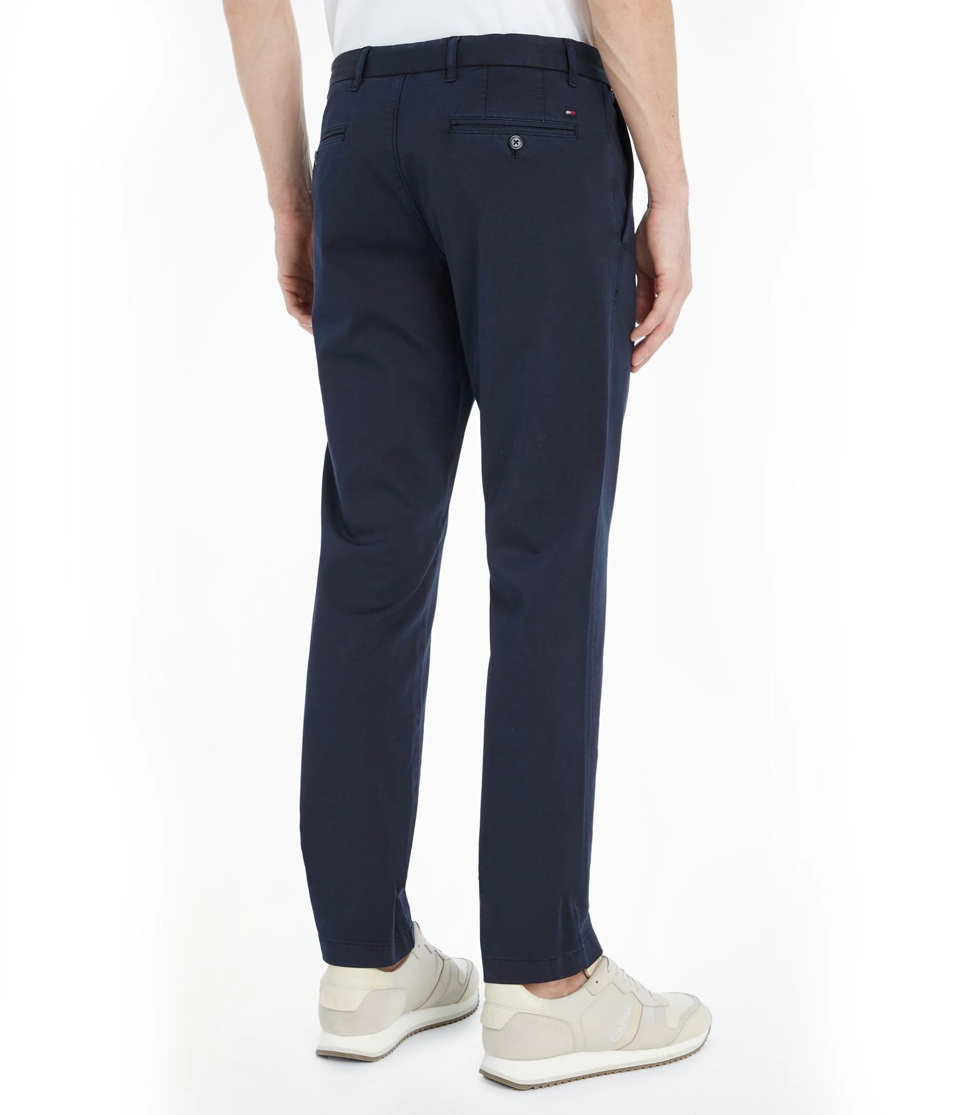 Tommy Hilfiger - Men's Relaxed Fit Poplin Chinos - Image 9