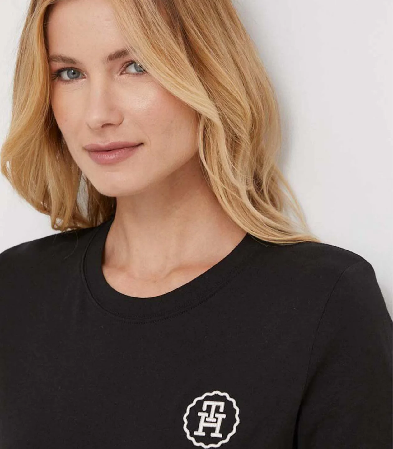 Tommy Hilfiger - Women's Modern Tonal Logo Embroidery T-Shirt - Image 8