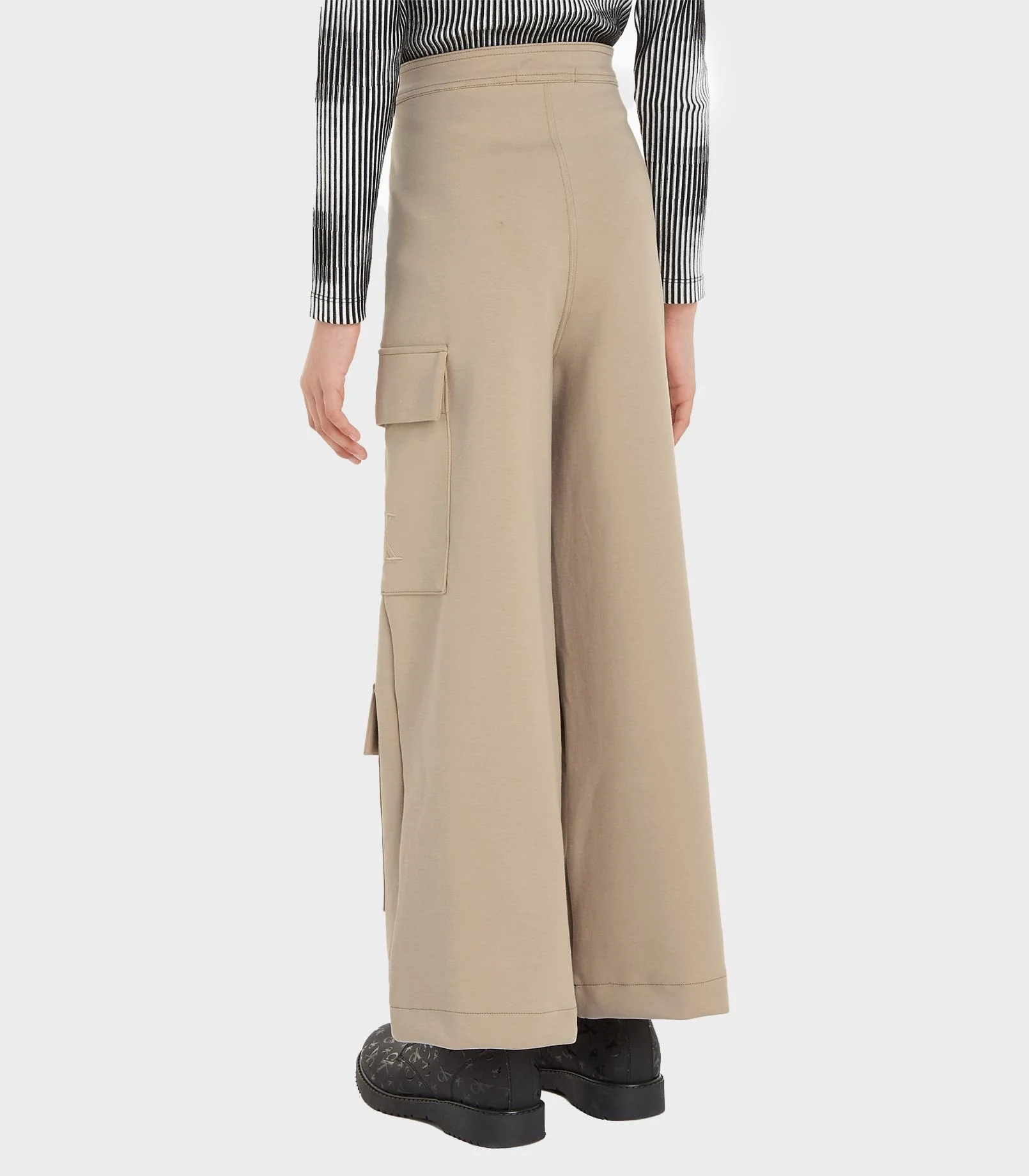 Calvin Klein  - Girls -  Spacer Cargo Pants - Image 6