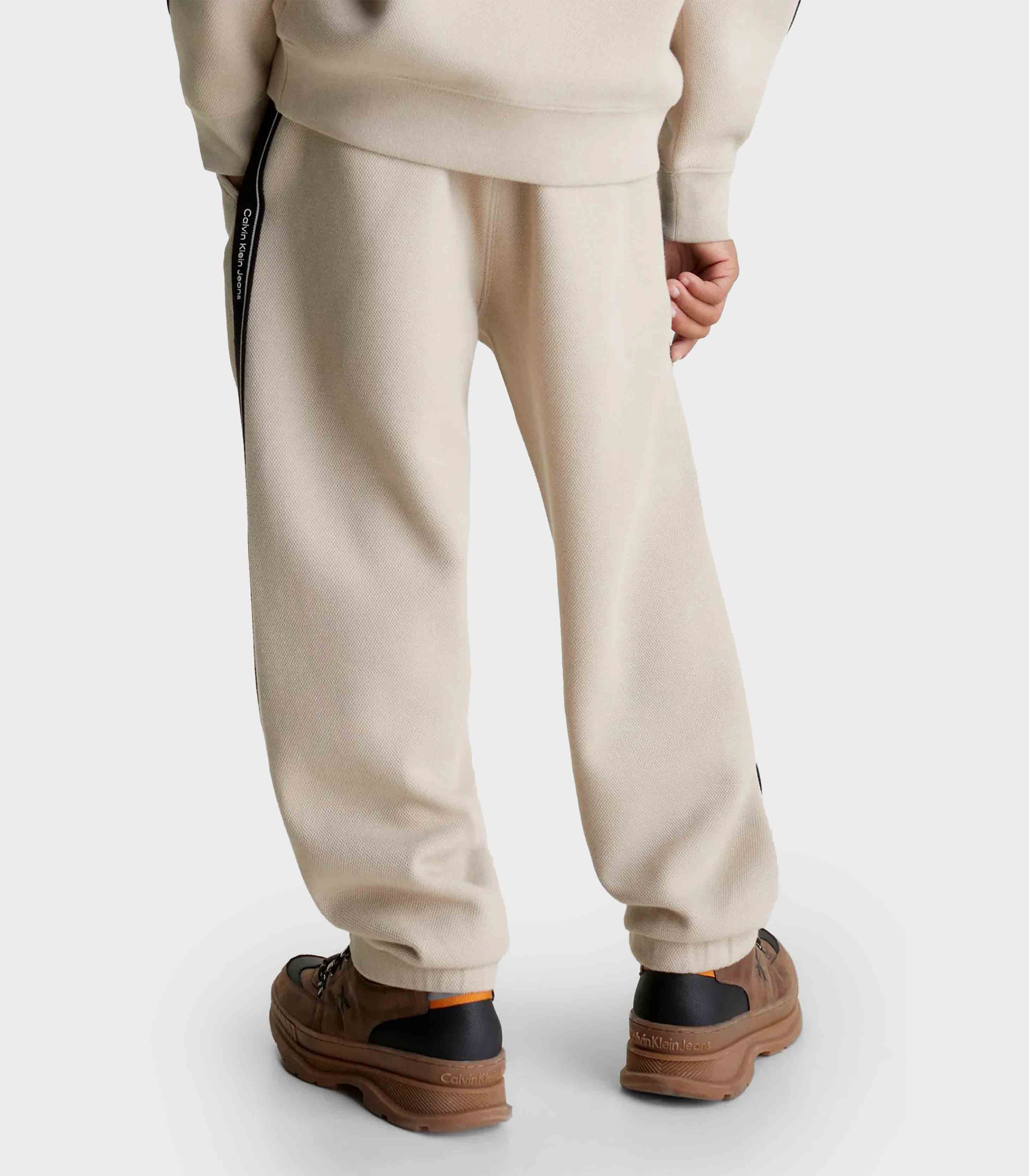 Calvin Klein  - Boys -  Pique Interlock Tape Jogger Regular Fit - Image 7
