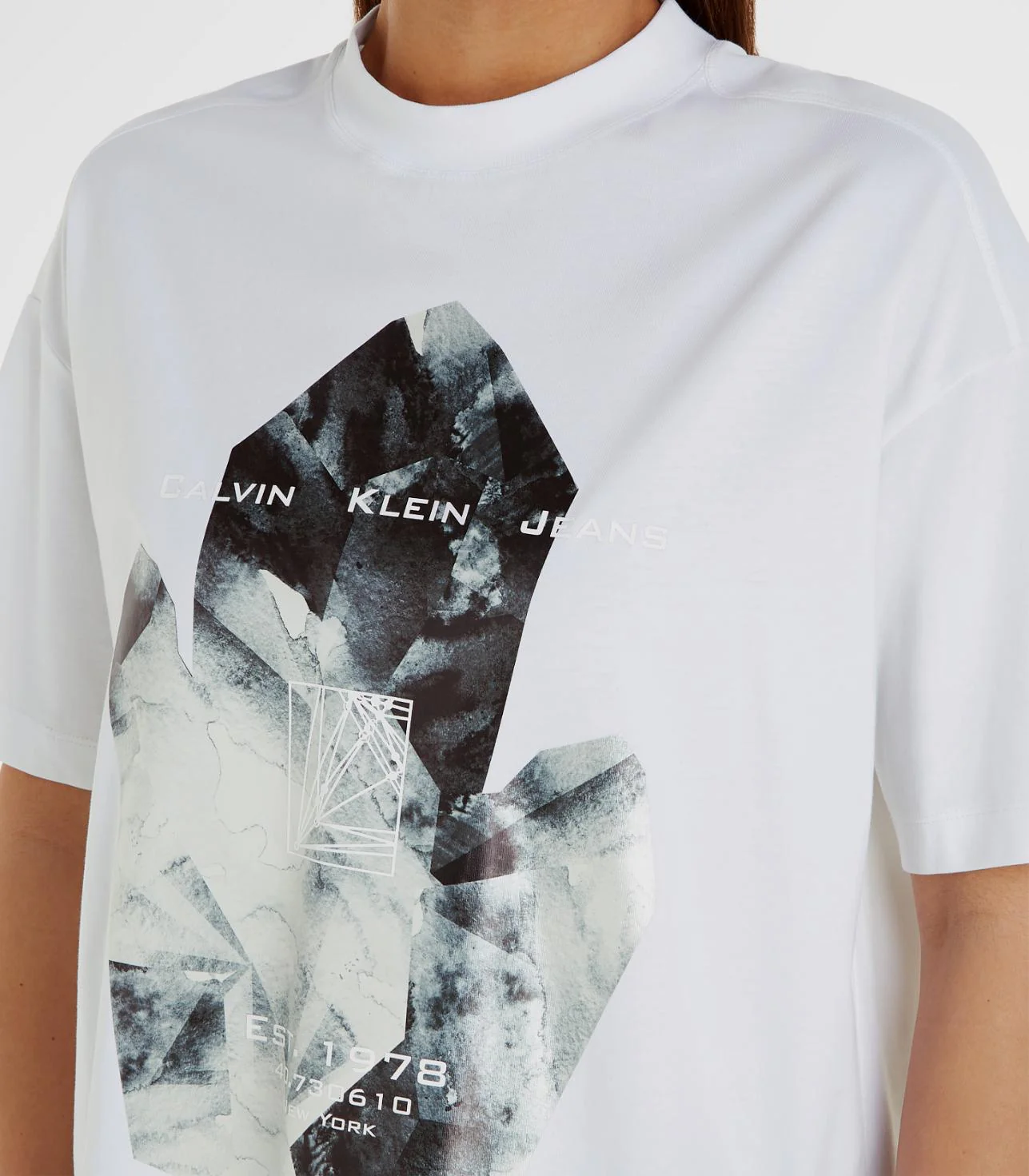Calvin Klein Jeans - Diamond Graphic Boyfriend Tee - Image 10