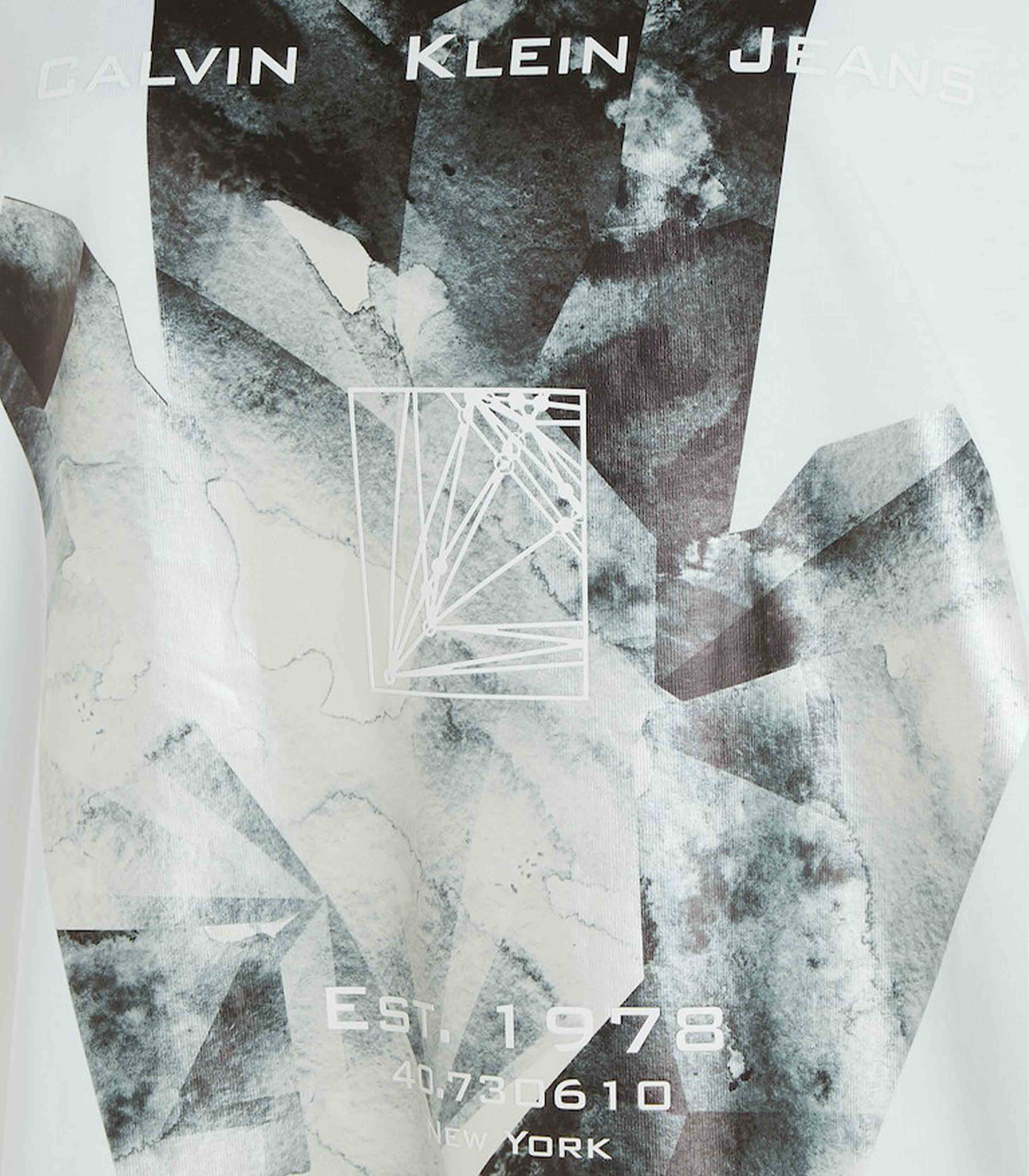 Calvin Klein Jeans - Diamond Graphic Boyfriend Tee - Image 8