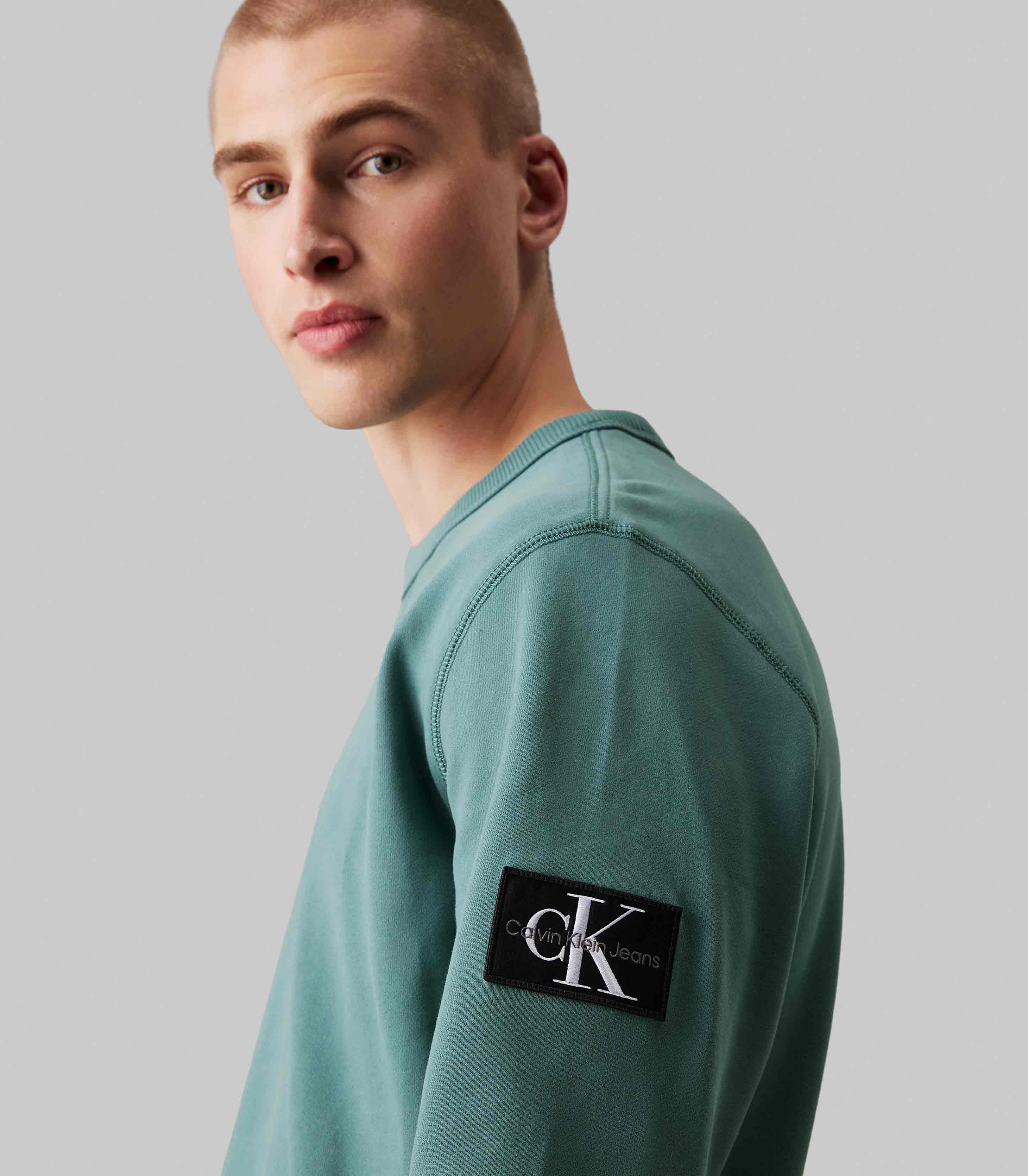 Calvin Klein Jeans - Men's Cotton Terry Badge Sweatshirt - Image 17